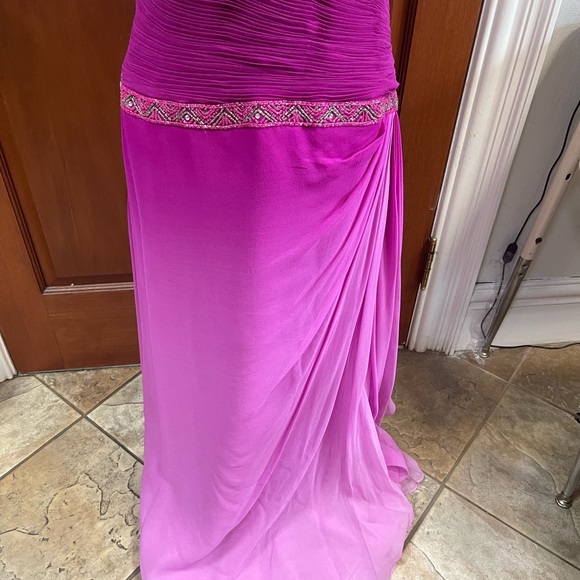 Formal gown in ombré color - Picture 3 of 4